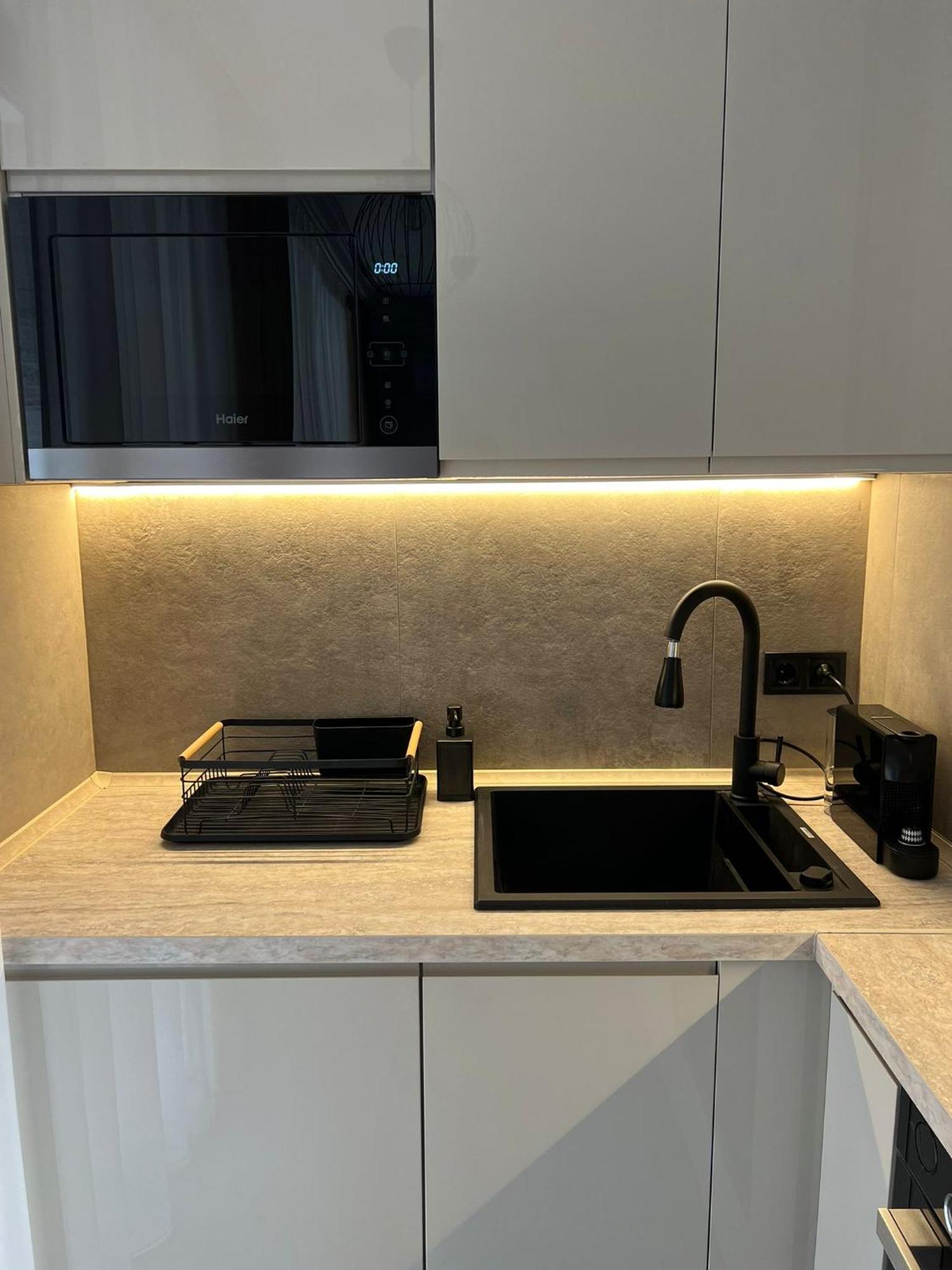 Elements Stylish 1bdr W High Speed Wifi And Work Space Apartament *